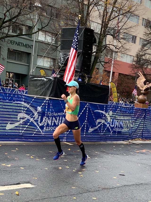 Recreation, Marathon, Public event, Tree, Running, Event, Architecture, Street, Athletics, Long-distance running, 