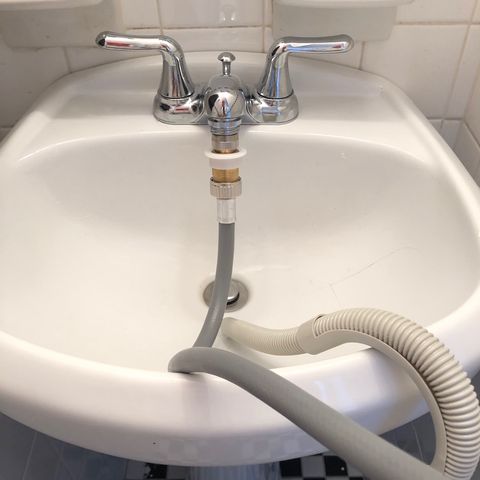Sink, Tap, Bathroom sink, Bathroom, Plumbing fixture, Property, Tile, Plumbing, Water, Room, 