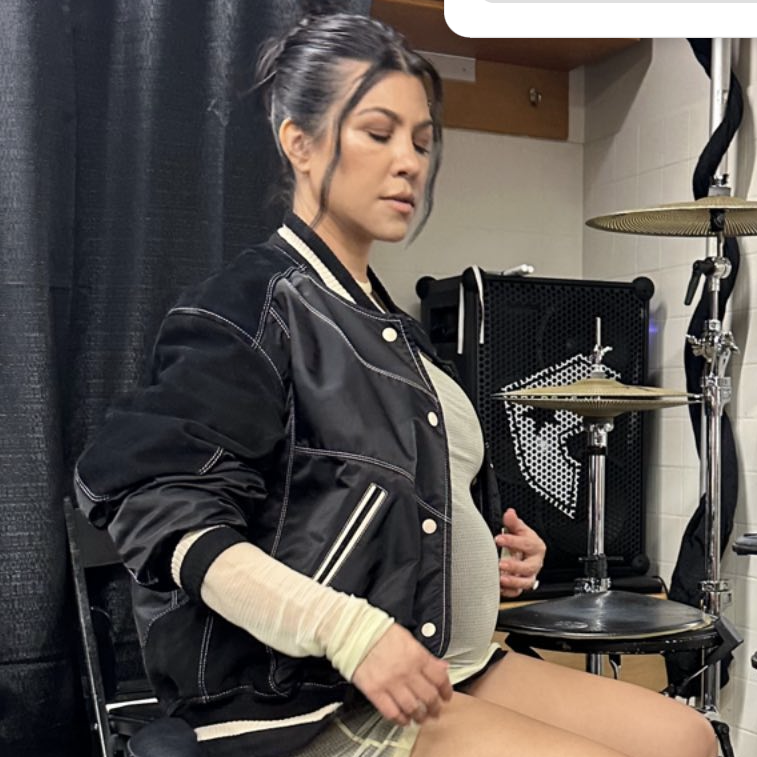 Kourtney Kardashian Shared a Second Look at Her Pregnancy in a Bodycon Dress