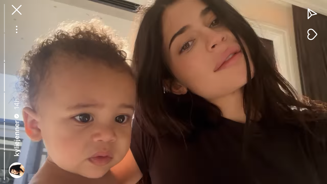 Kylie Jenner’s Son, Aire, Looks Just Like Big Sister Stormi In Adorable ...