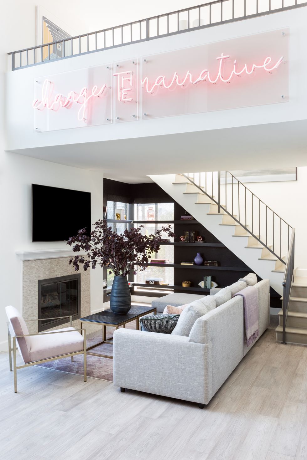 Do you need a neon sign in your home? The new @housebeautiful article may  sway you to go for it! At Alice Lane Interior Design, the…