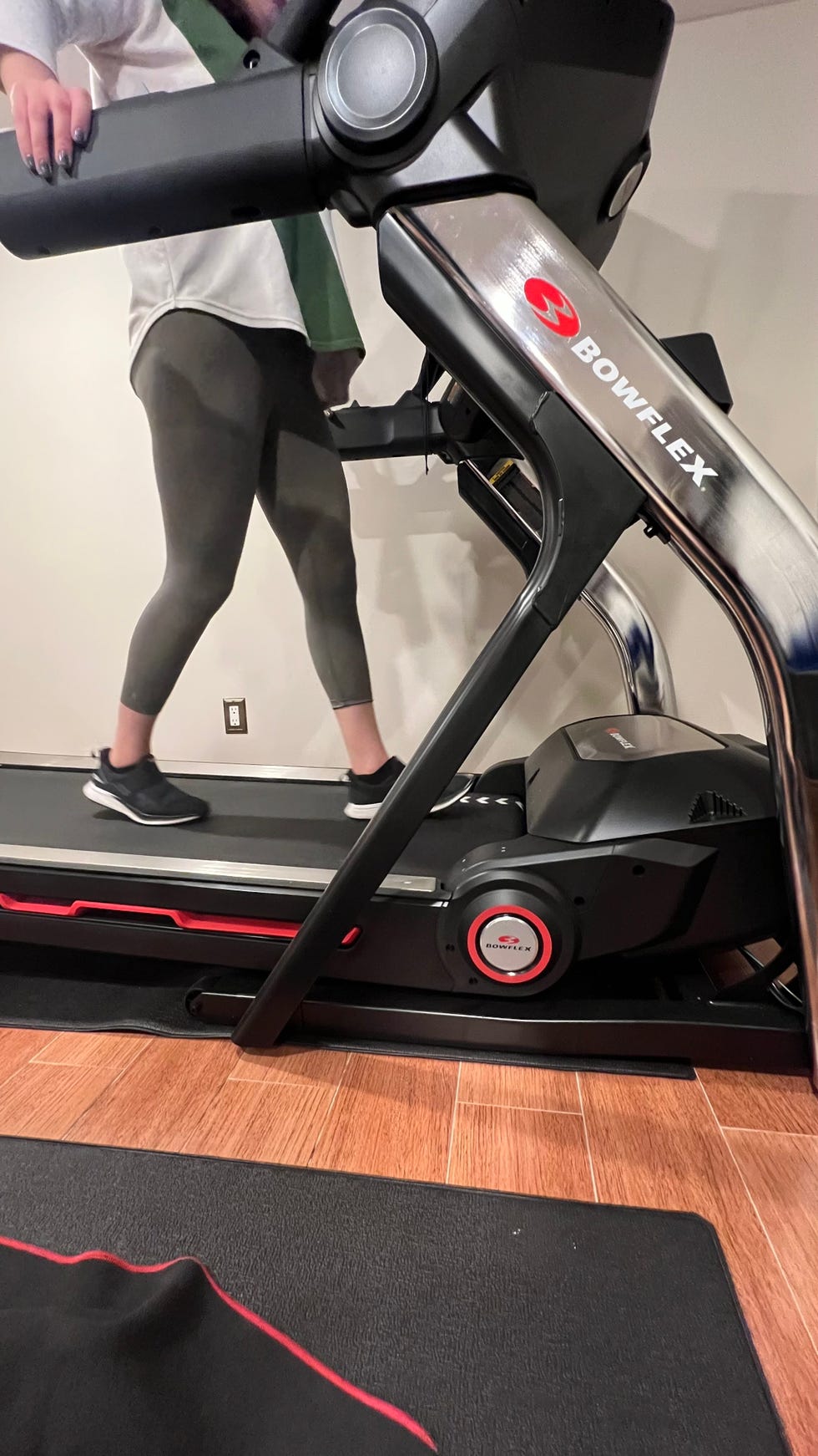 sassos testing the decline on the bowflex treadmill 22