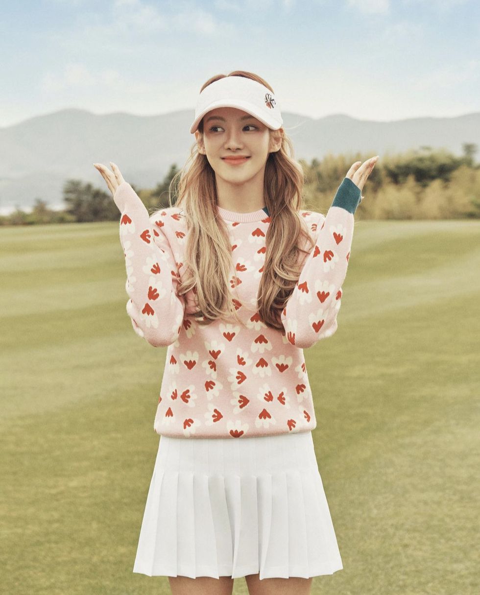 球場揮竿也超優雅？盤點韓星們的高爾夫穿搭，潤娥、朴信惠全這樣穿