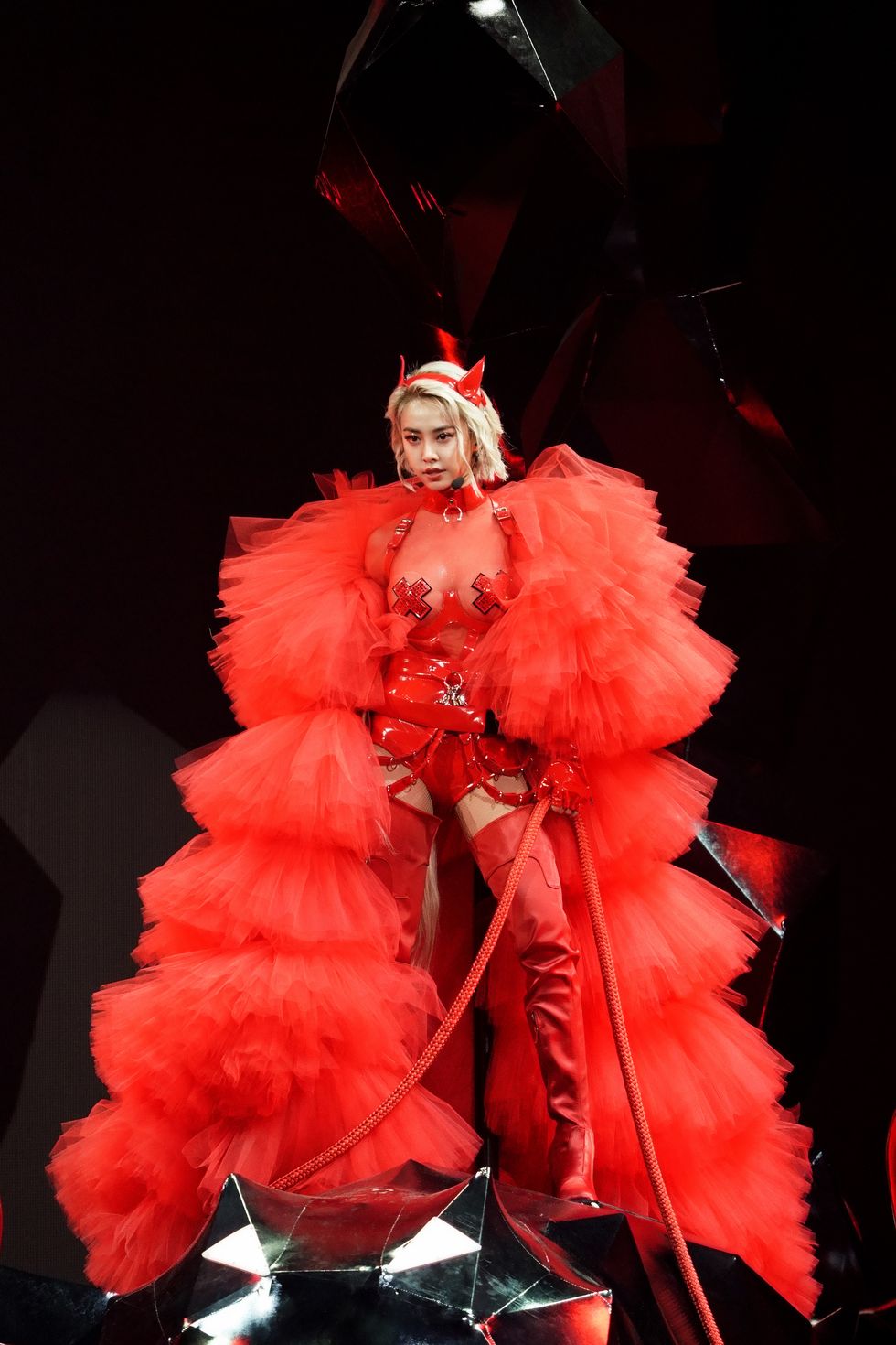 Red, Performance, Fashion, Pink, Performing arts, Performance art, Stage, Event, Neo-burlesque, Dance, 