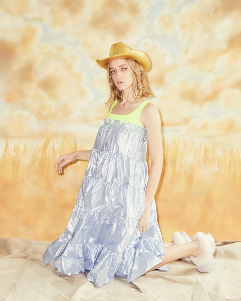 White, Clothing, Dress, Summer, Headgear, Photography, Long hair, Gown, Photo shoot, Watercolor paint, 