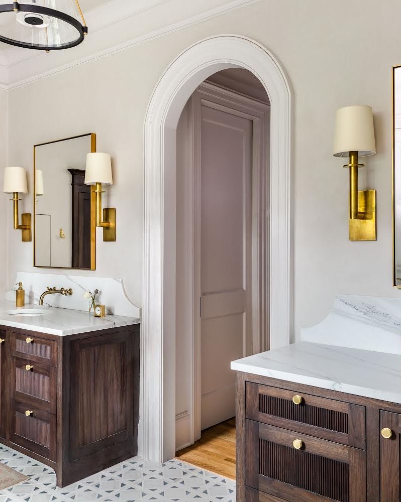 Avoid clutter with these pull-out bathroom storage ideas! - Your
