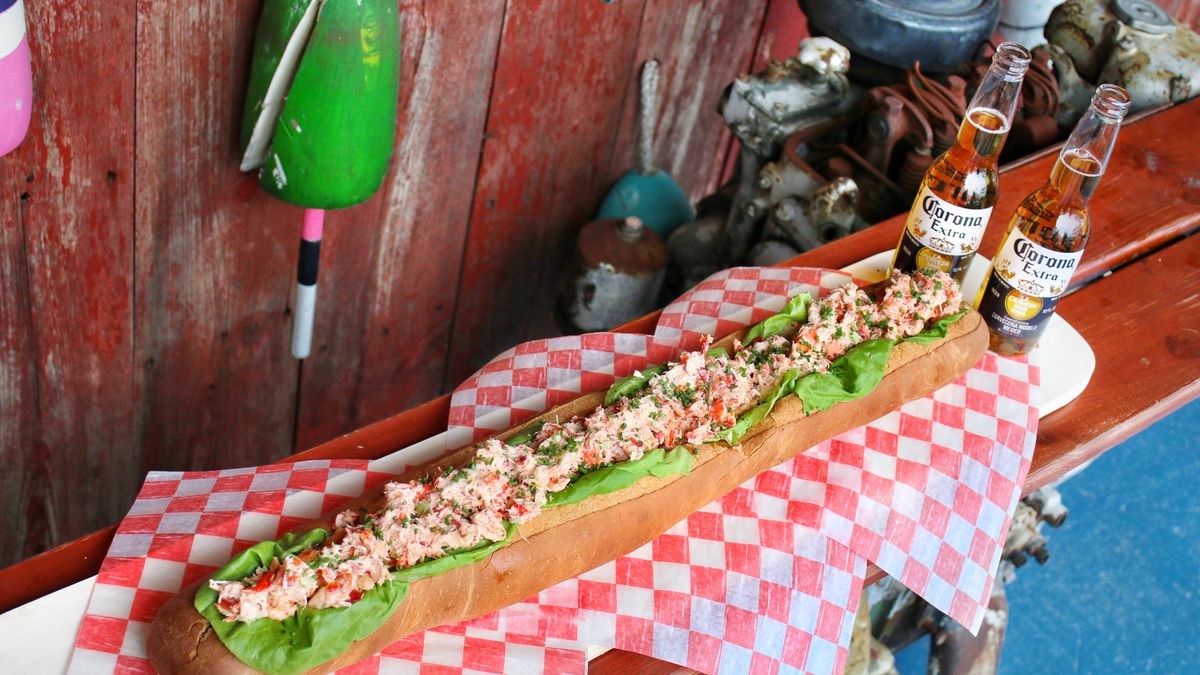 preview for This GIANT $100 Lobster Roll Is 28 Inches Long