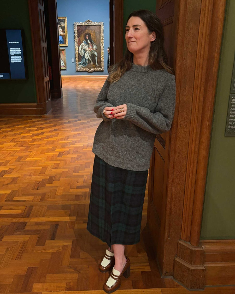 claudia winkleman traitors series 3 looks