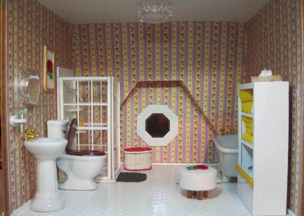 dollhouse bathroom