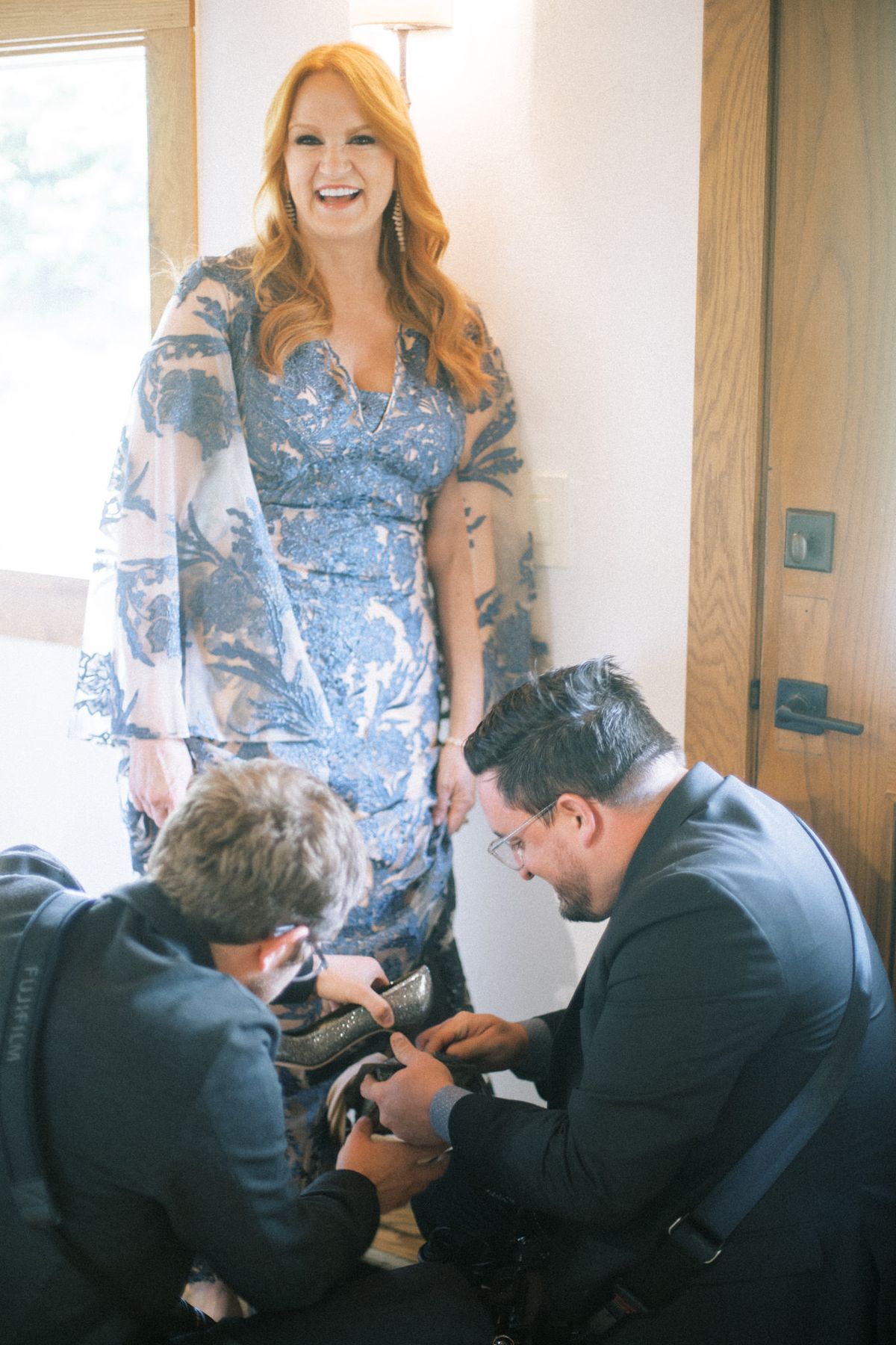 ree drummond steps in a vent cover an hour before her daughter's wedding