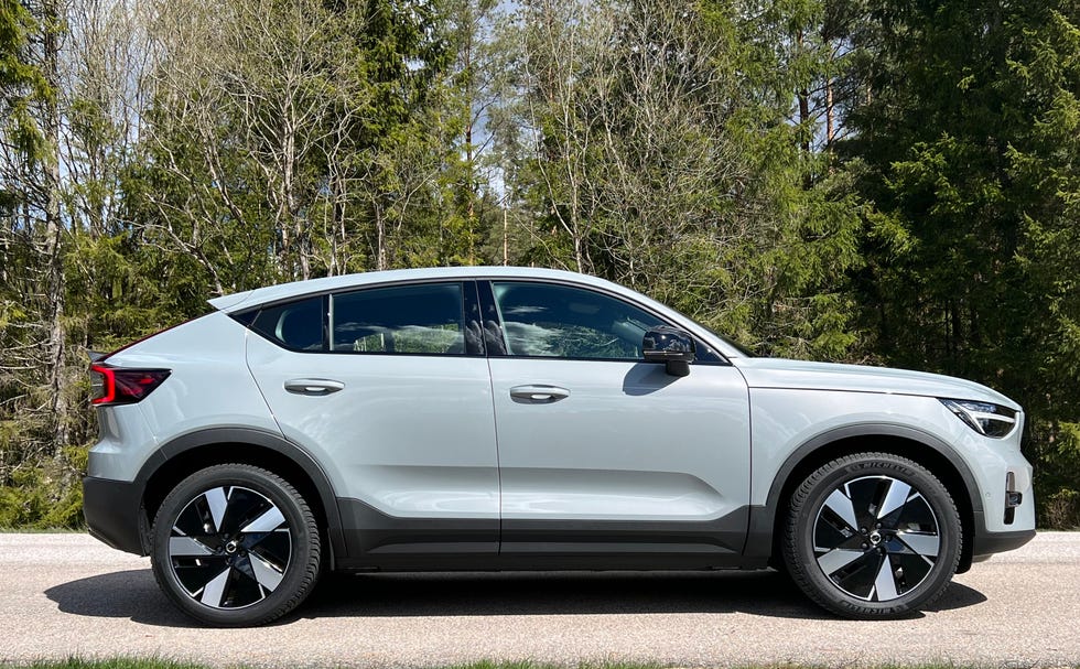 Volvo Recharges Its 2024 C40 and XC40 Recharges, Brings Back RWD