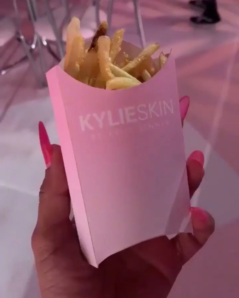 French fries, Fried food, Fast food, Junk food, Food, Dish, Side dish, Cuisine, Snack, Take-out food, 