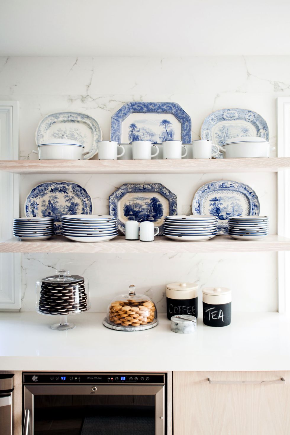 Shelf, Room, Furniture, Kitchen, Shelving, Blue and white porcelain, Porcelain, Interior design, Hutch, Tableware, 