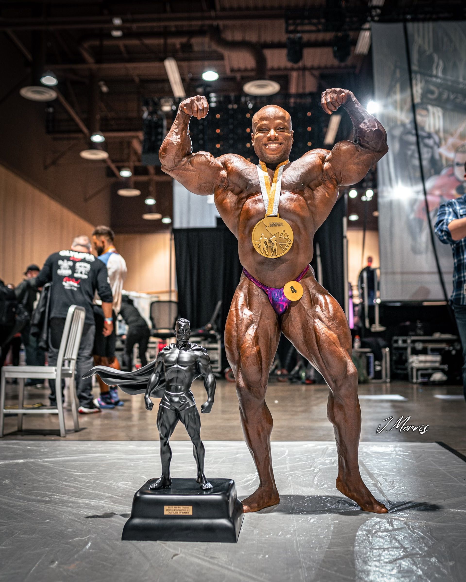 Champion Bodybuilder Shaun Clarida Shared His Muscle Building Secrets picture