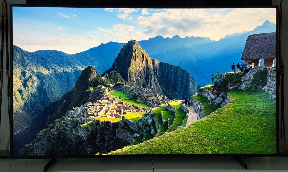samsung the frame pro tv on wall