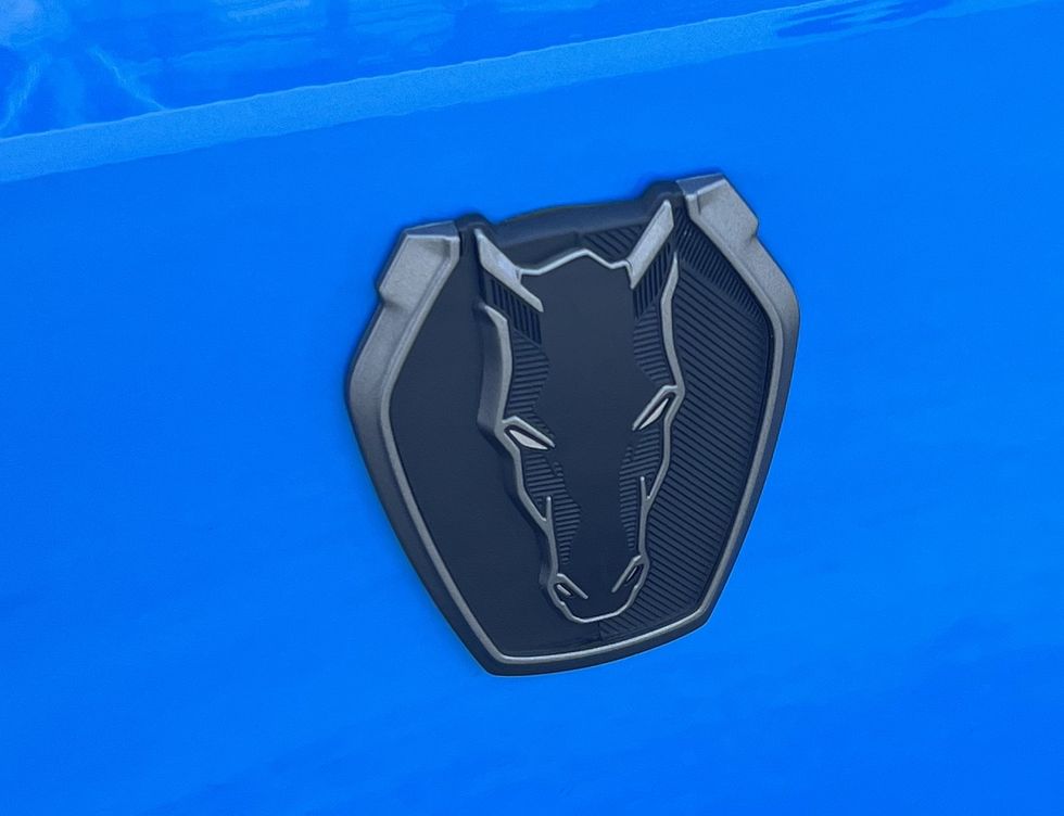 2024 dark horse logo