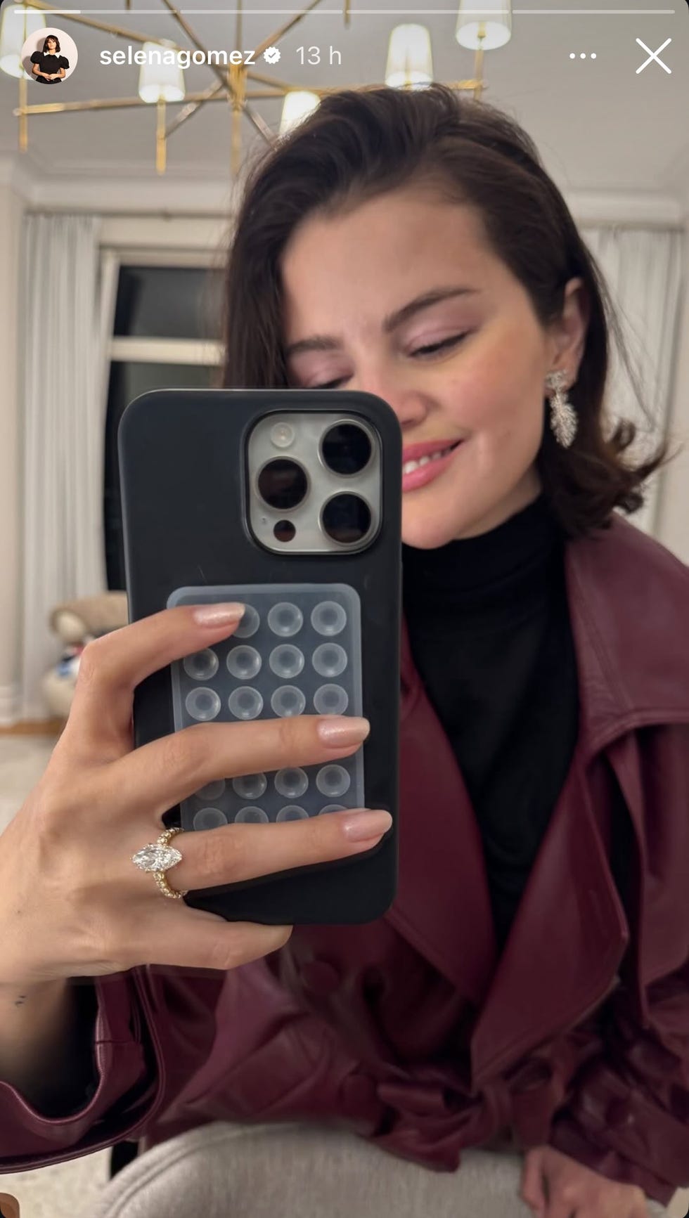 selena selfie selena selfie