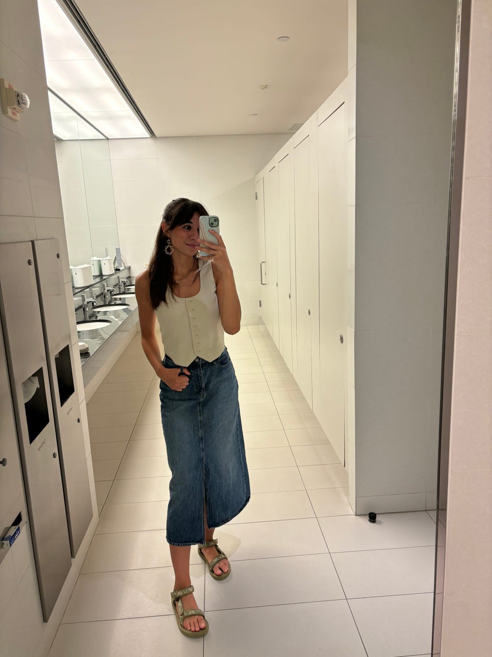 isabella wearing the teva womens original universal sandals