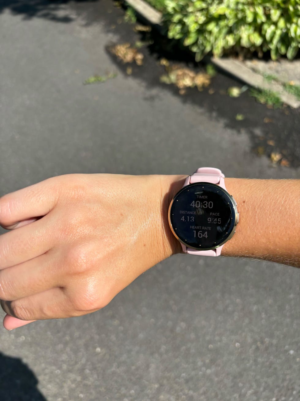 tester wearing the garmin venu 3s watch