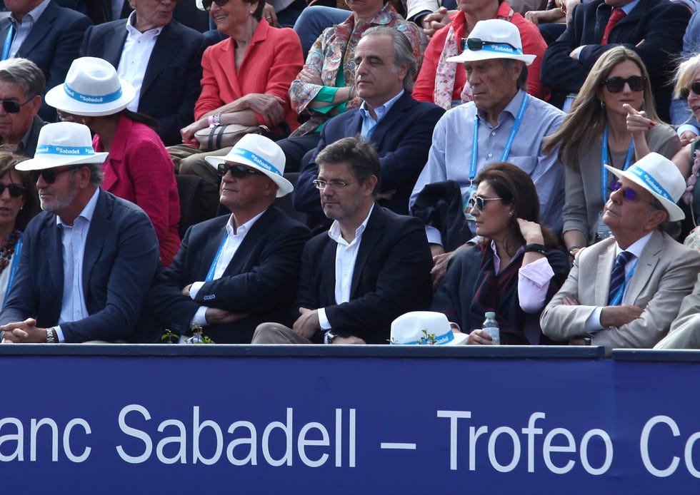 People, Crowd, Event, Product, Community, Audience, Headgear, Competition event, Tourism, World, 