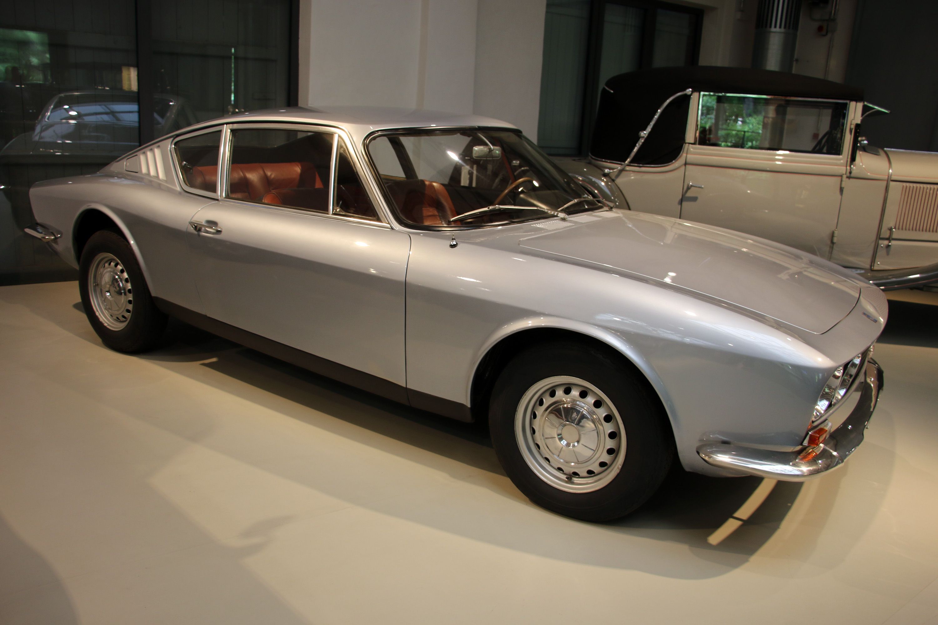 ’68世界の新車　日本・アメリカ・イギリス・西ドイツ・フランス・イタリアその他 世界大戦の敗戦国 日本とイタリアが至高の「名作スクーター」を