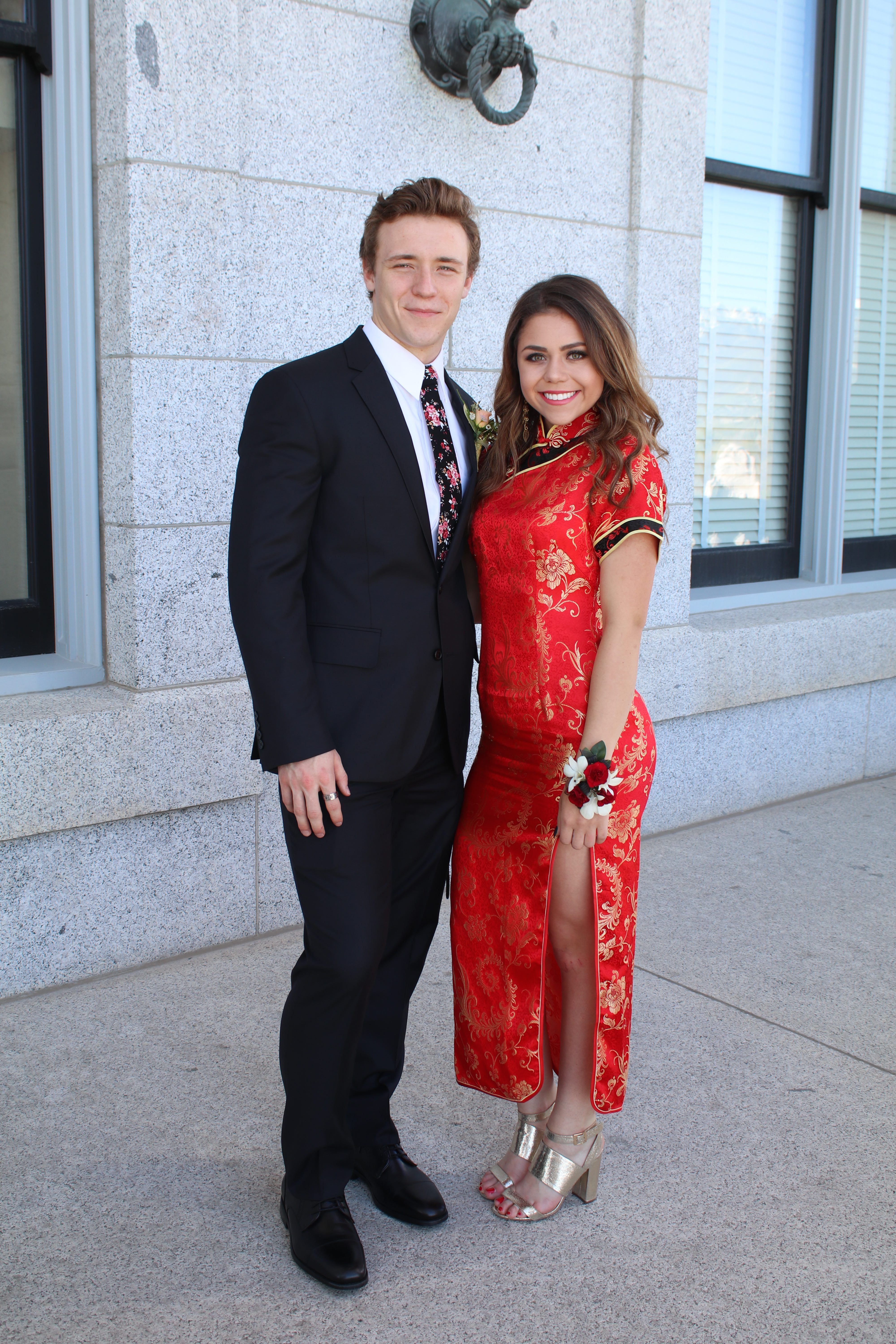 This Teen Wore A Traditional Chinese Dress To Prom And Caused A Huge  Controversy