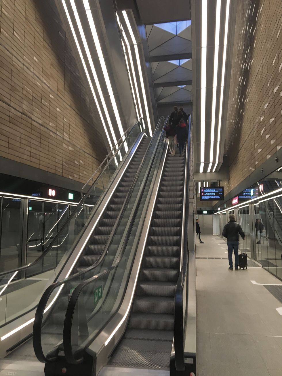 Escalator, Metropolitan area, Transport, Architecture, Building, Stairs, Metropolis, Metro station, 