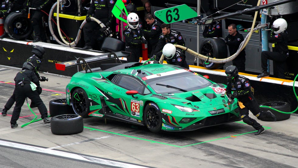 mobil lamborghnini huracán gtd