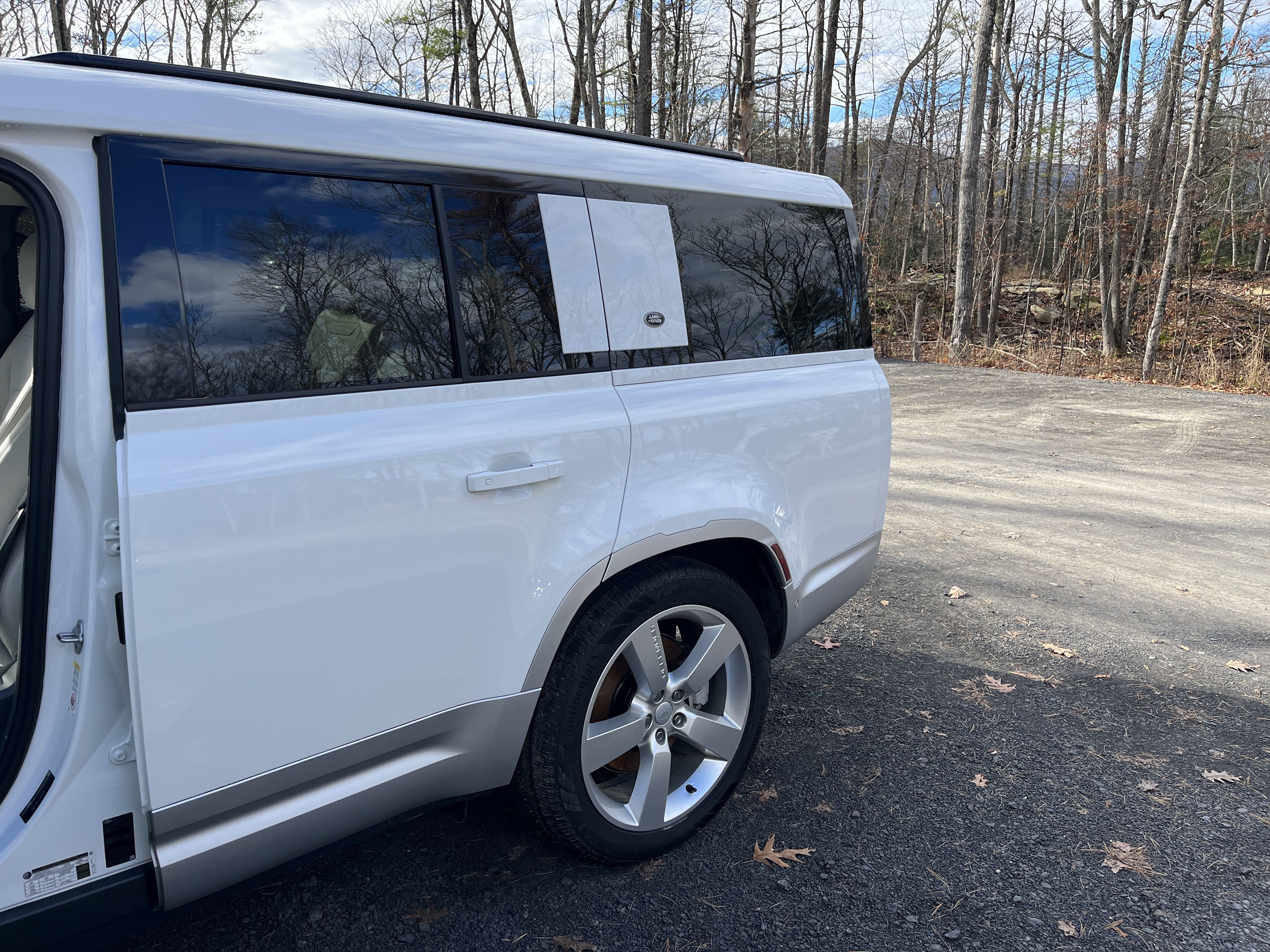 Land Rover Defender 130 Has Room for 8 and a Saggy Butt - CNET