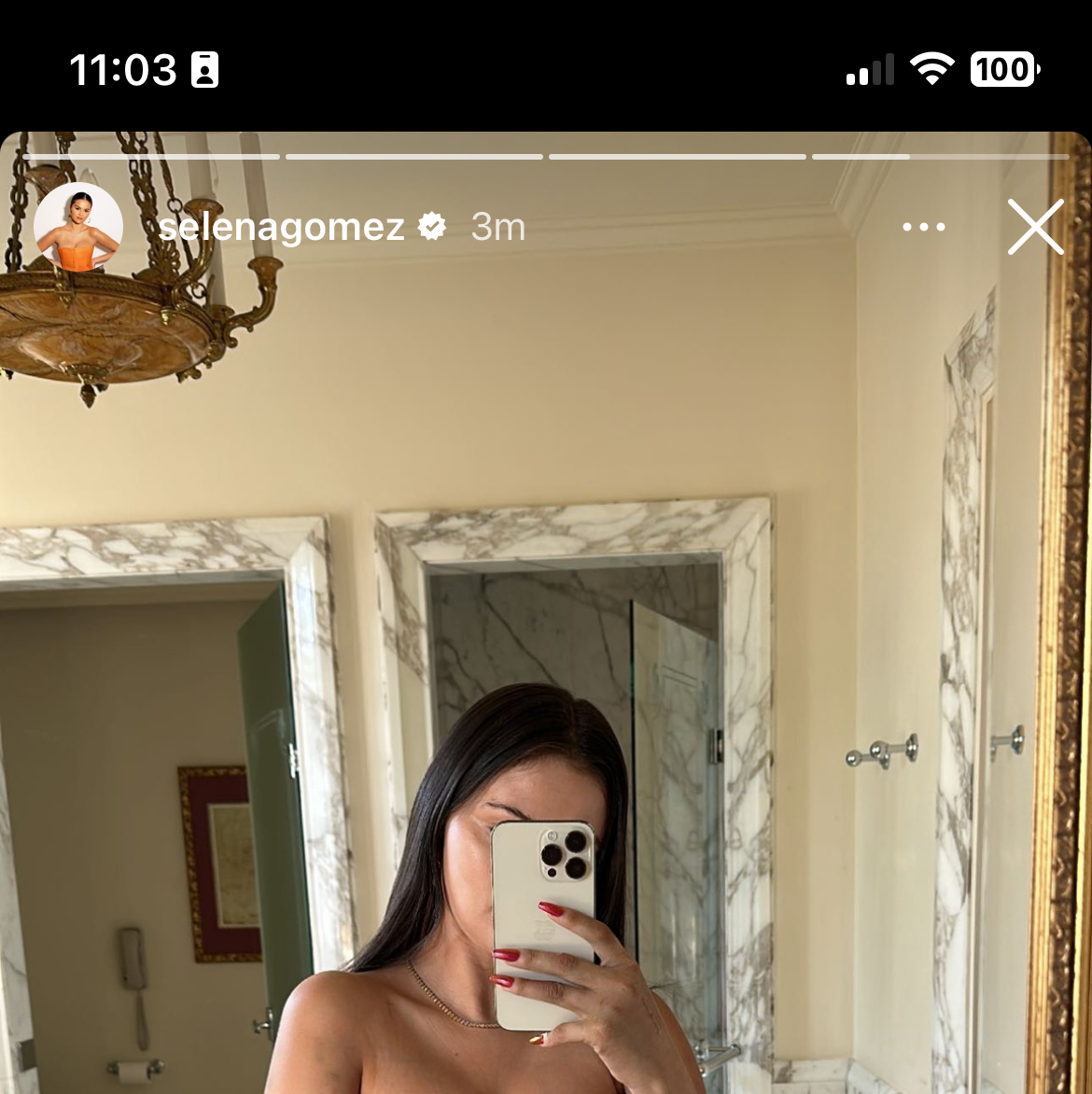 She shared the daytime look in a mirror selfie. 