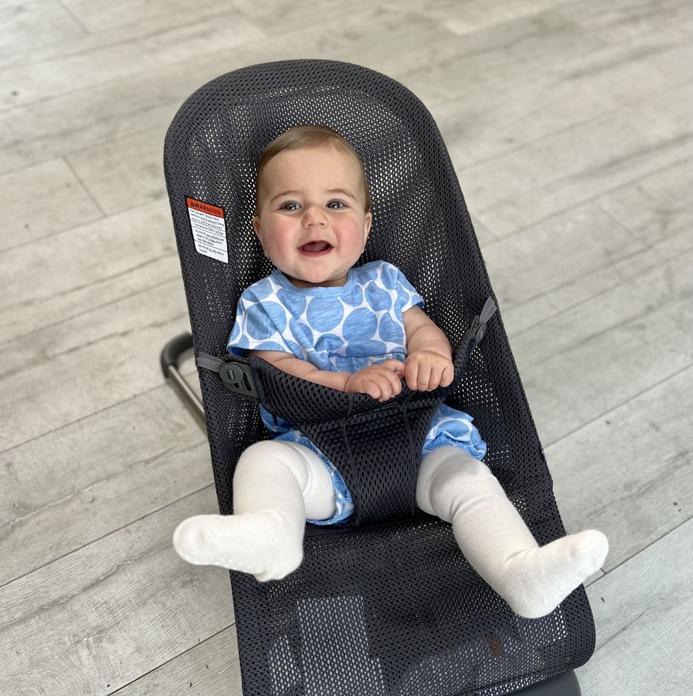 Ergonomic Infant Entertainment Seats : baby lounger