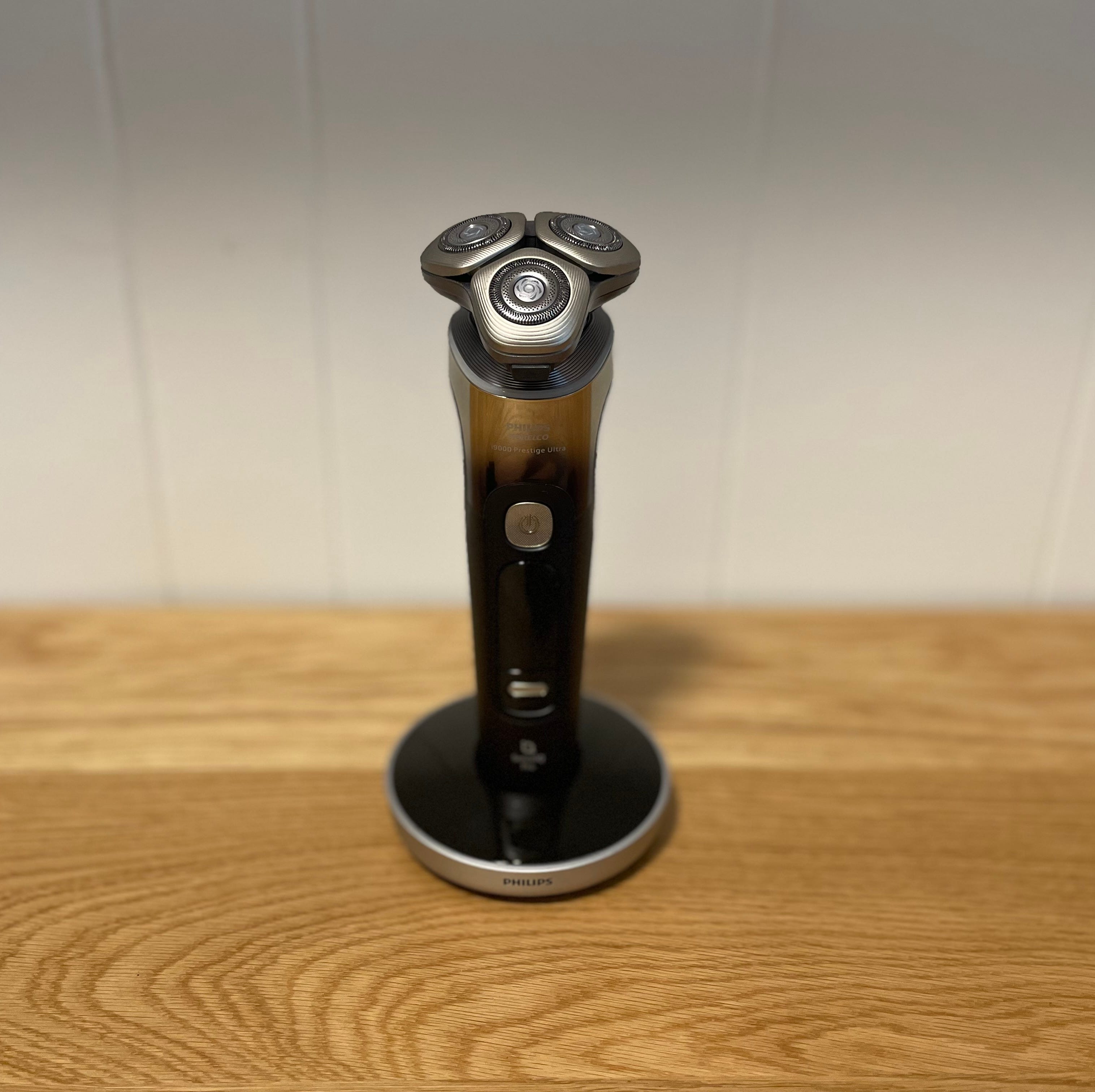 Philips Norelco i9000 Prestige Ultra Review: Our Verdict After a Month of Testing