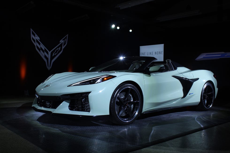 2024 Chevy Corvette ERay Takes the Corvette Hybrid