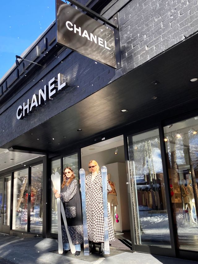 Madelynn & Megan Get Après-Chic at Chanel in Aspen