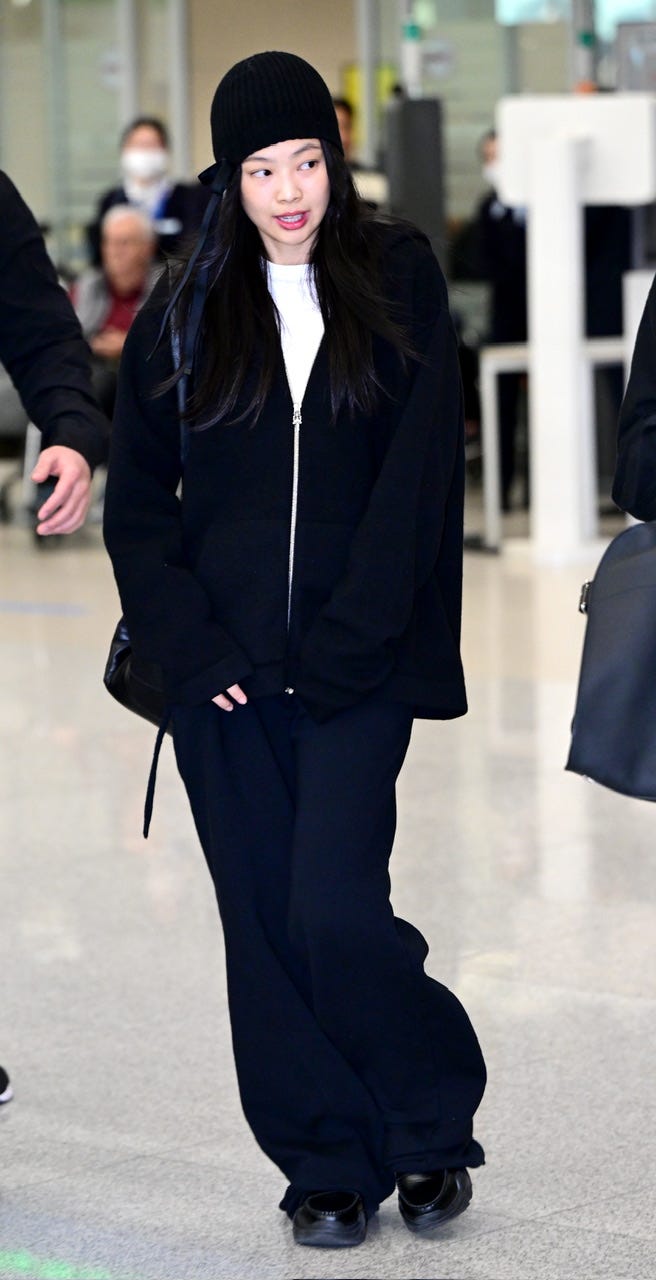 K-POP Jennie フーディ黒