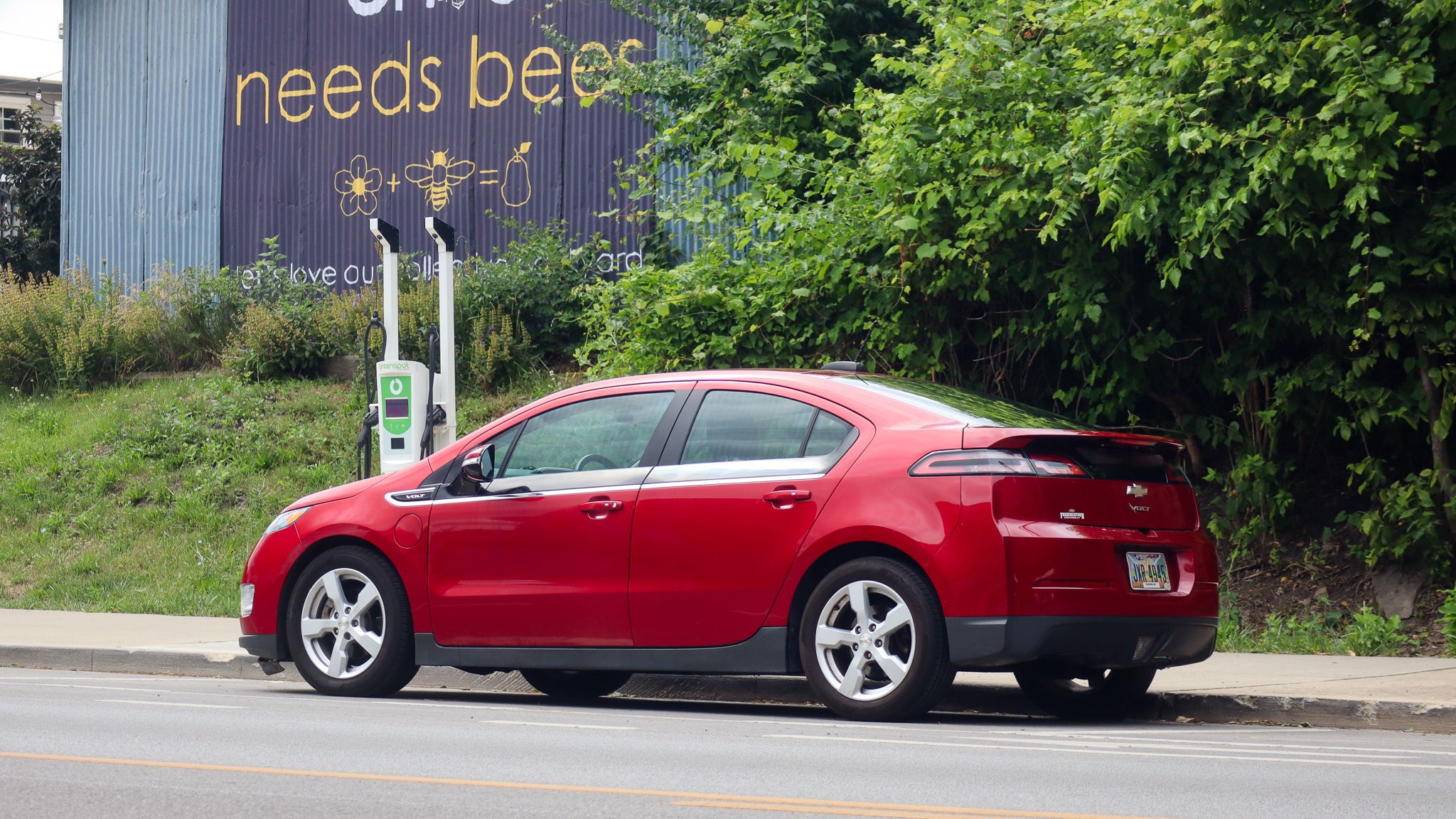 chevy volt gas mileage without charge