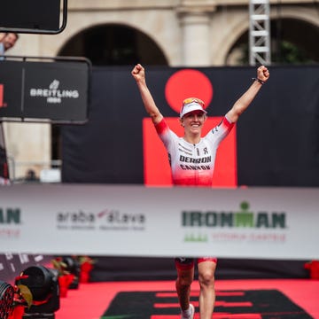 Julie Derron gana el Ironman de Vitoria julie derron gana el ironman de vitoria