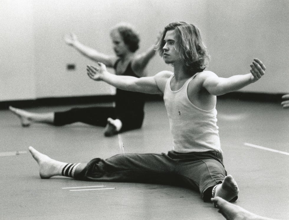 val kilmer training ﻿in a suzuki method class at the juilliard school, new york at 17, he was the youngest drama student ever admitted in 1981