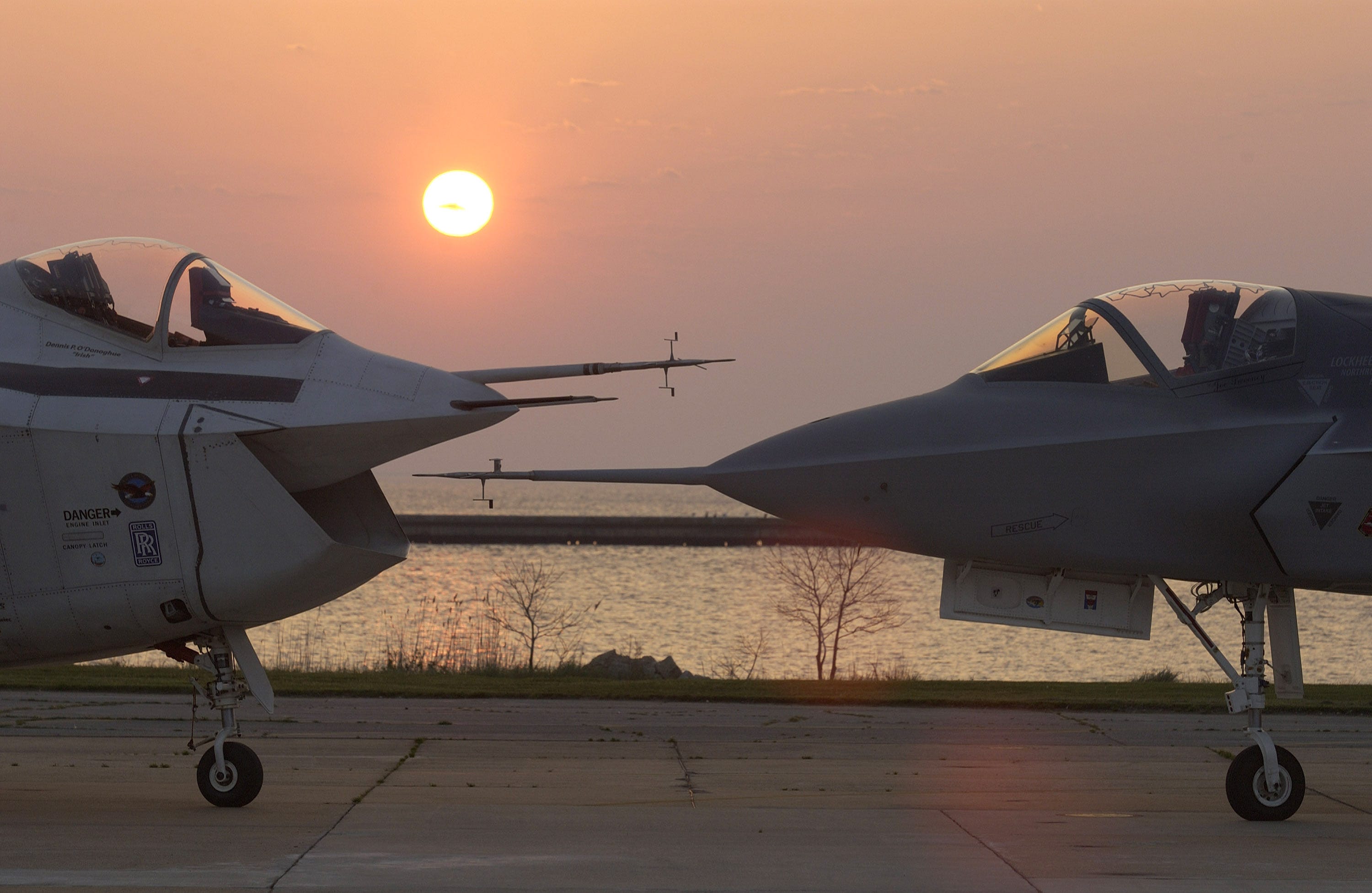 in-a-competition-for-the-joint-strike-fighter-the-boeing-news-photo-1611596587.
