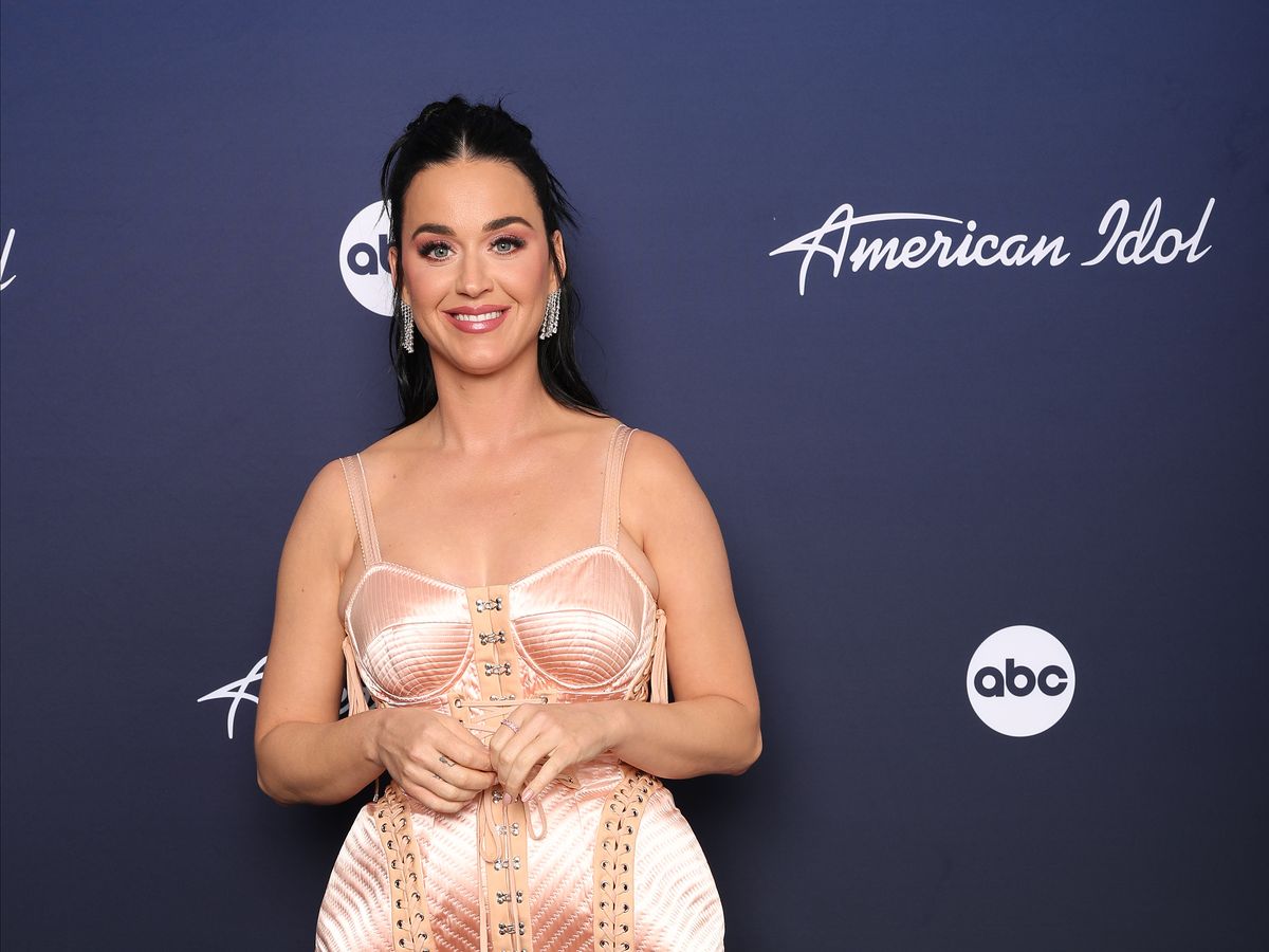 1200px x 900px - Katy Perry's Legs Look Seriously Toned In A Corset Dress