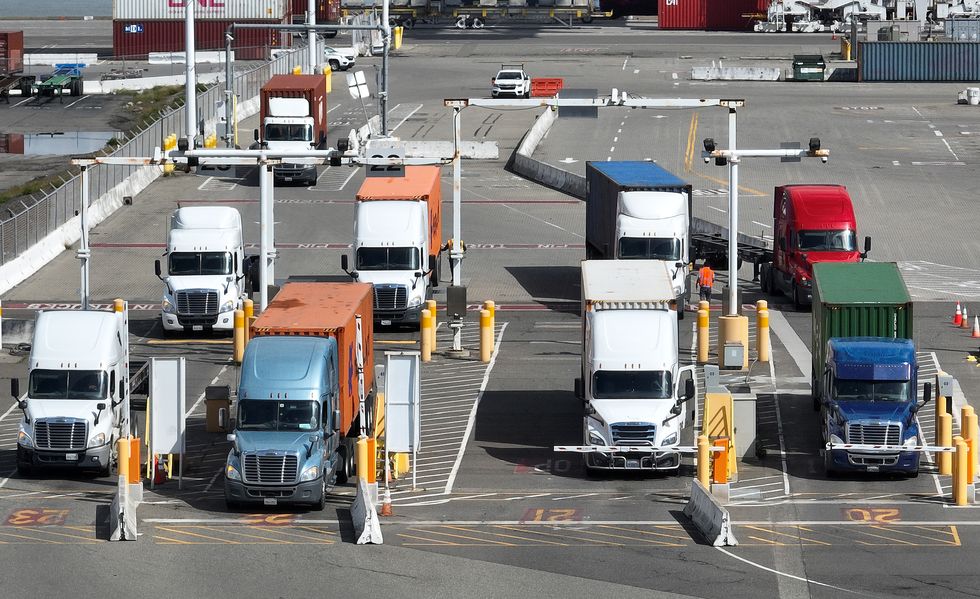 California requiere que la mitad de todos los camiones pesados ​​vendidos sean eléctricos para 2035