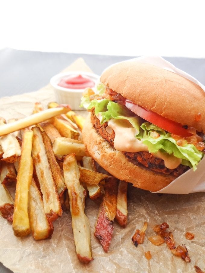Dish, Food, Cuisine, Junk food, Fast food, Hamburger, Ingredient, Veggie burger, Fried food, French fries, 