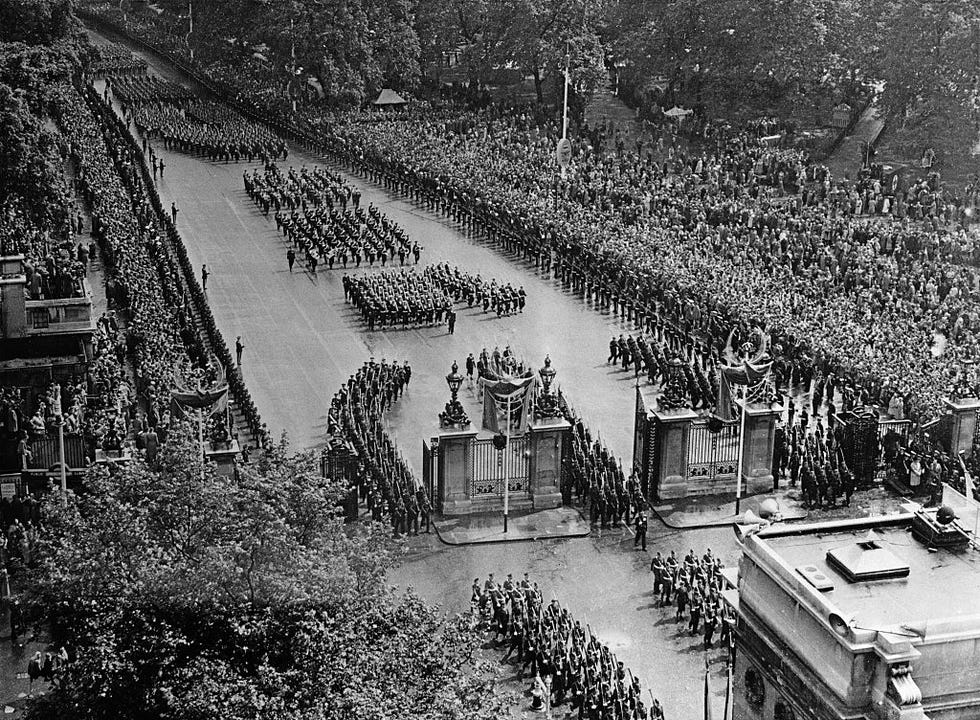 long procession in london streets for queen elizabeth ii coronation