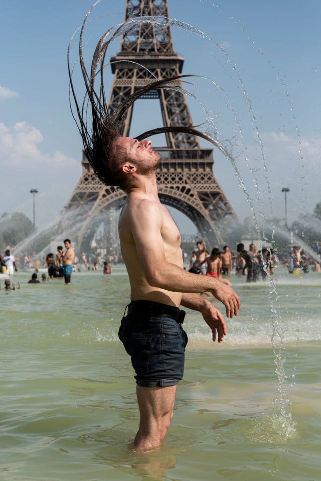 historic heat wave day in paris