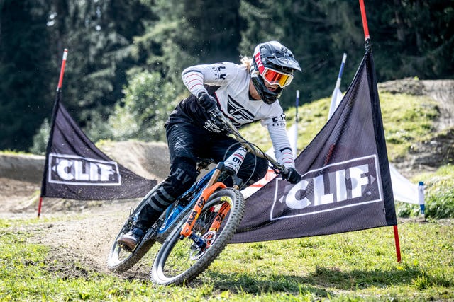 carrera de mountain bike