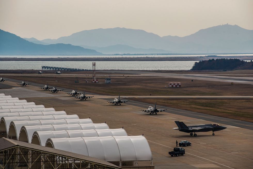 south korea and us air forces operate largest scale air combat drill