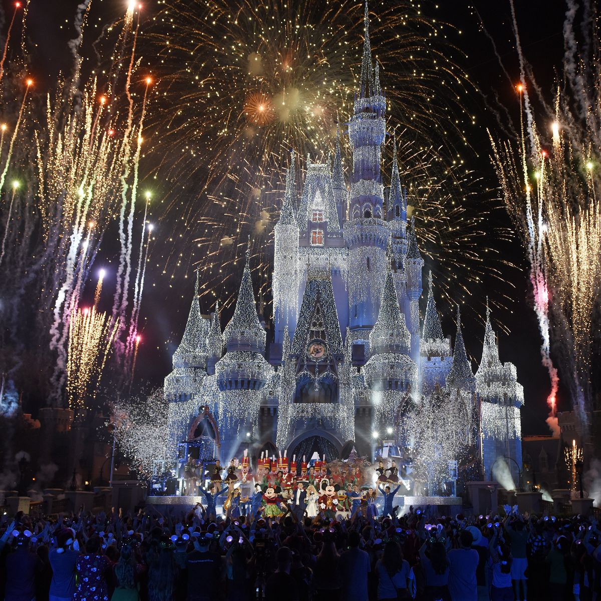 Disney Parks Presents a Disney Channel Holiday Celebration
