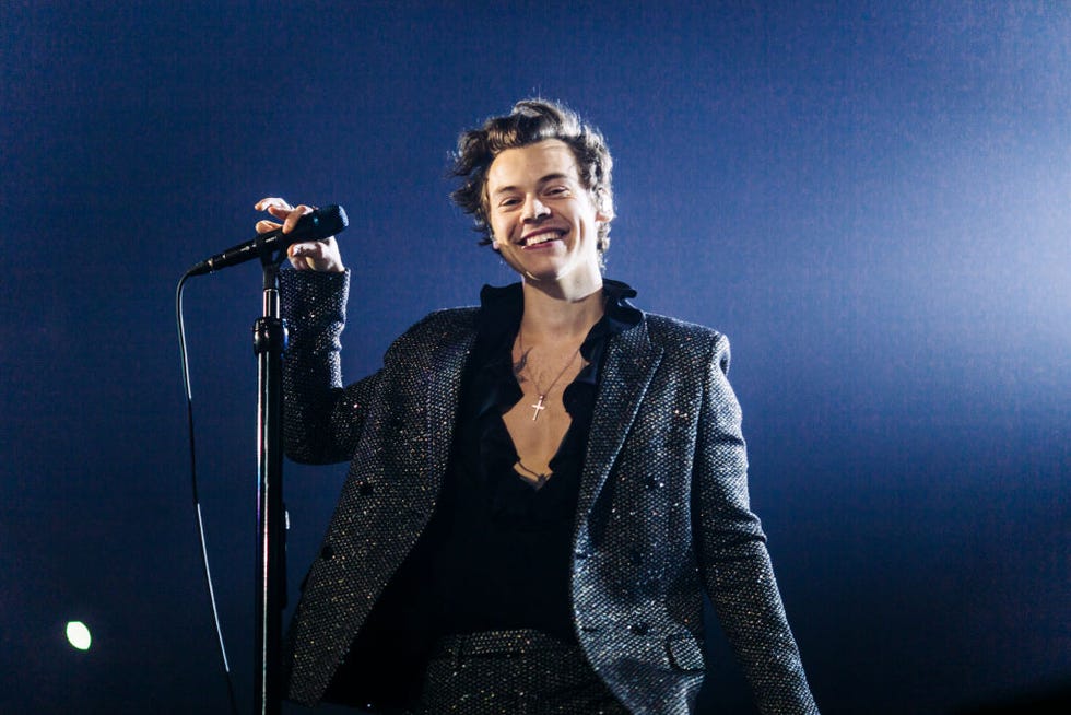 harry styles performs on his european tour at accorhotels arena, paris