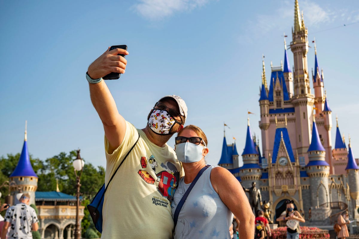 preview for 1 Woman, 14 Treats, And A Very Magical Day: This Is The Disney Hollywood Studios Ultimate Eating Challenge