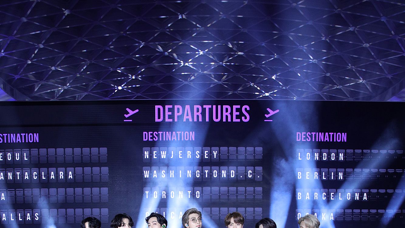 BTS Charts News on X: [PRESS] @BTS_twt's J-hope at ICN Airport